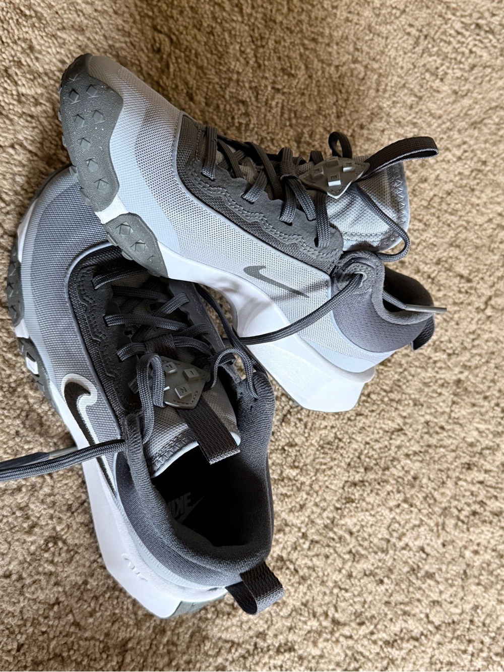 Nike Men's Gray and White Athletic Sneakers